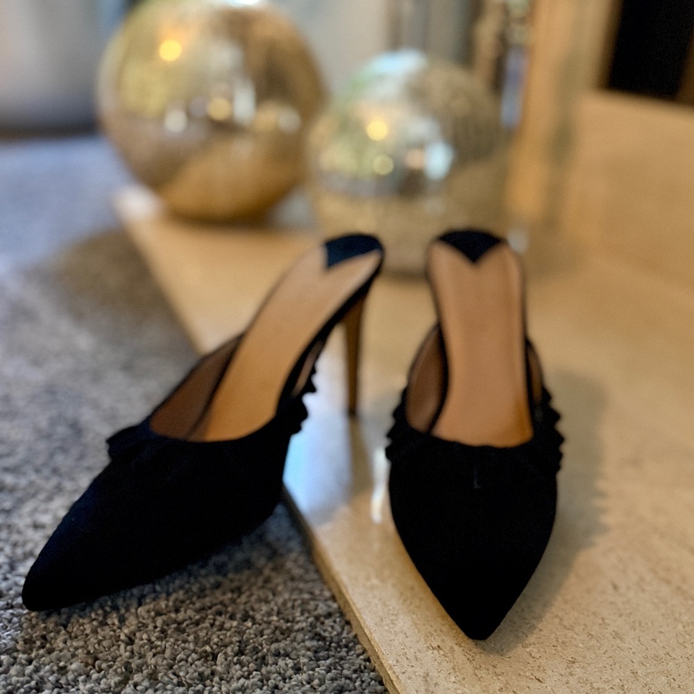 Leith Black Ruffle Heels - Picture 3 of 3